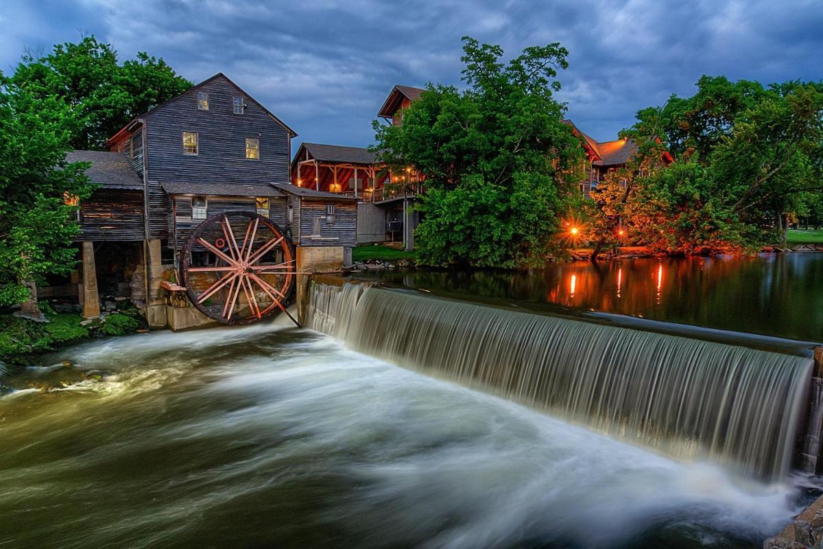 Whispering Winds, Hot Tub, Game Room, Wifi, 1089 Free Tickets Each Paid Day, Dollywood And More ガトリンバーグ エクステリア 写真