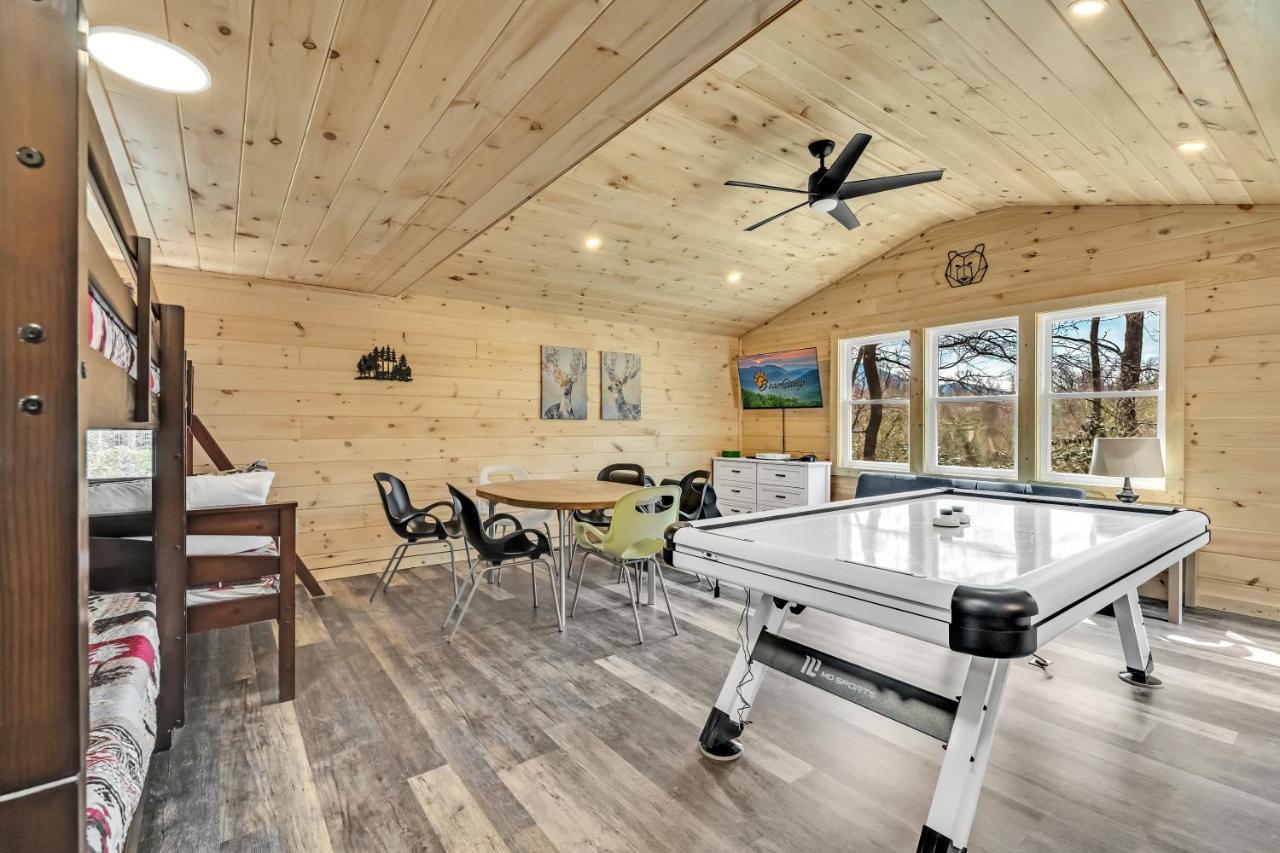 Whispering Winds, Hot Tub, Game Room, Wifi, 1089 Free Tickets Each Paid Day, Dollywood And More ガトリンバーグ エクステリア 写真