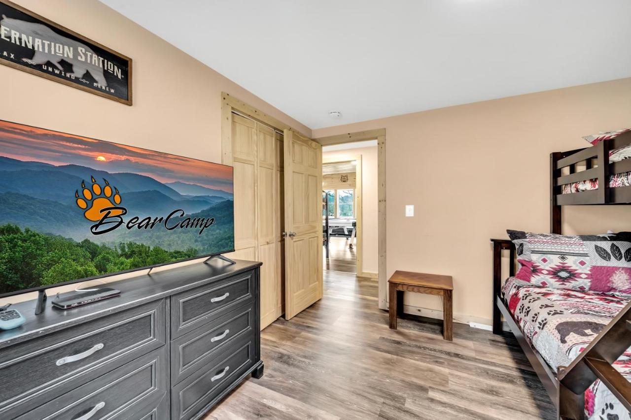 Whispering Winds, Hot Tub, Game Room, Wifi, 1089 Free Tickets Each Paid Day, Dollywood And More ガトリンバーグ エクステリア 写真