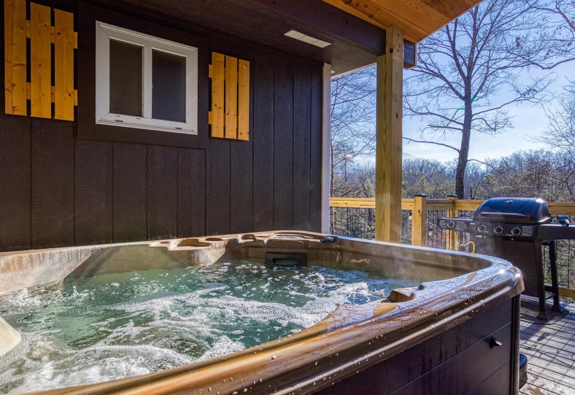 Whispering Winds, Hot Tub, Game Room, Wifi, 1089 Free Tickets Each Paid Day, Dollywood And More ガトリンバーグ エクステリア 写真