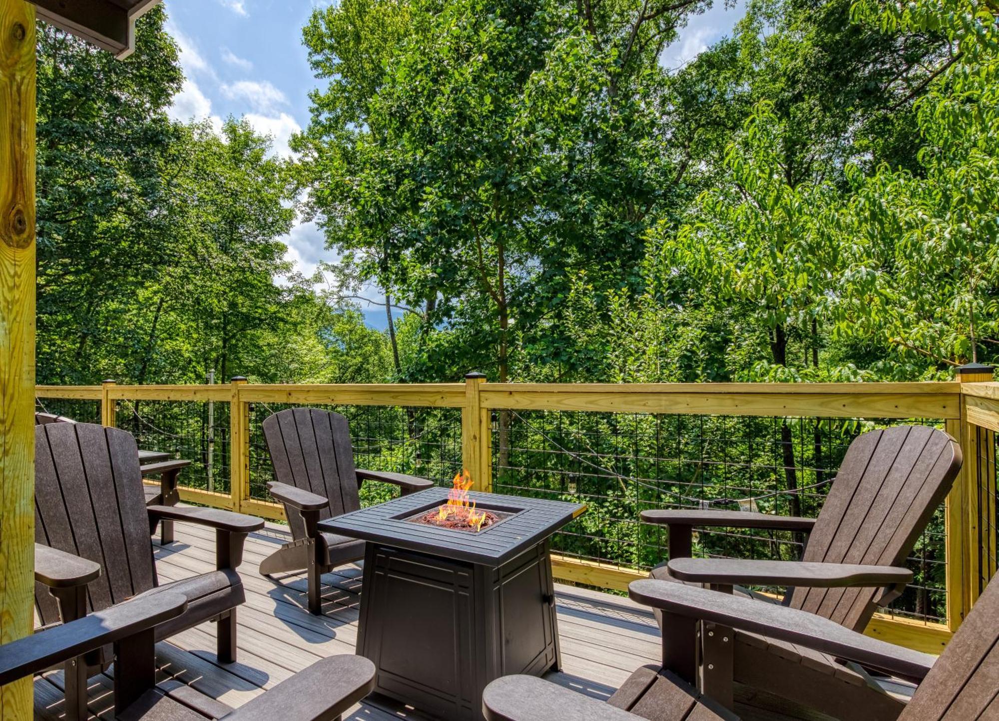 Whispering Winds, Hot Tub, Game Room, Wifi, 1089 Free Tickets Each Paid Day, Dollywood And More ガトリンバーグ エクステリア 写真
